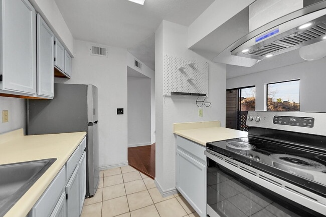 Photo - $1,495.00 - 1 Bedroom, 1 Bathroom Condo in Lakewood with Cozy Fireplace! Unit 207