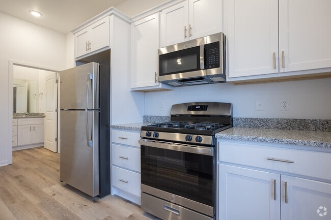Studio, 1 BA - 504 SF