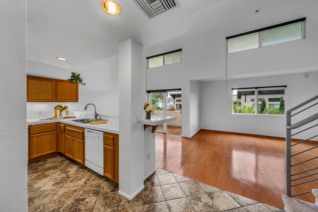 Open layout - 13200 Pacific Promenade Unidad 416