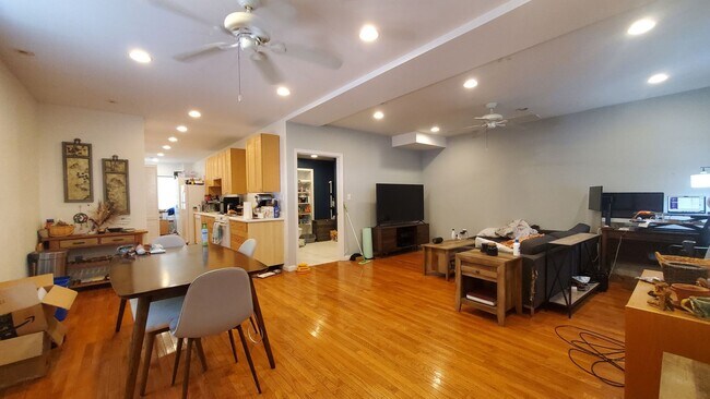 Photo - 400 15th St SE Unidad A (downstairs)