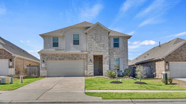 Building Photo - Four bedroom home with dedicated home office, game room, 2.5 bathrooms, and fenced yard in Fairwa...