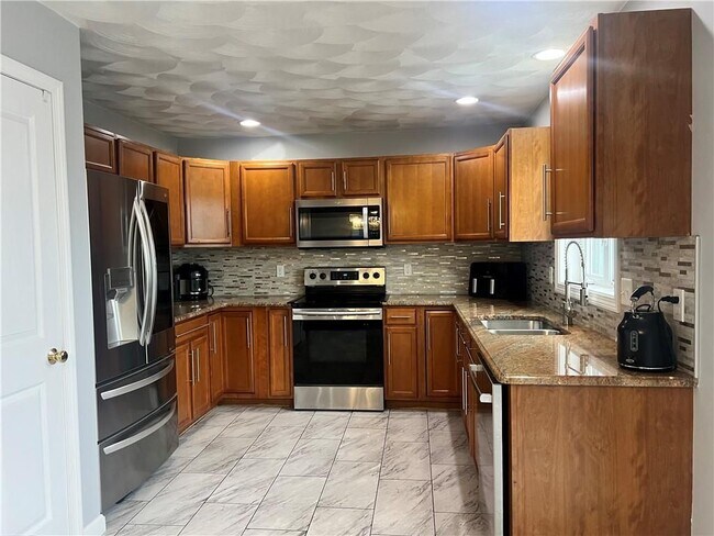 Photo - 70 Fieldside Dr