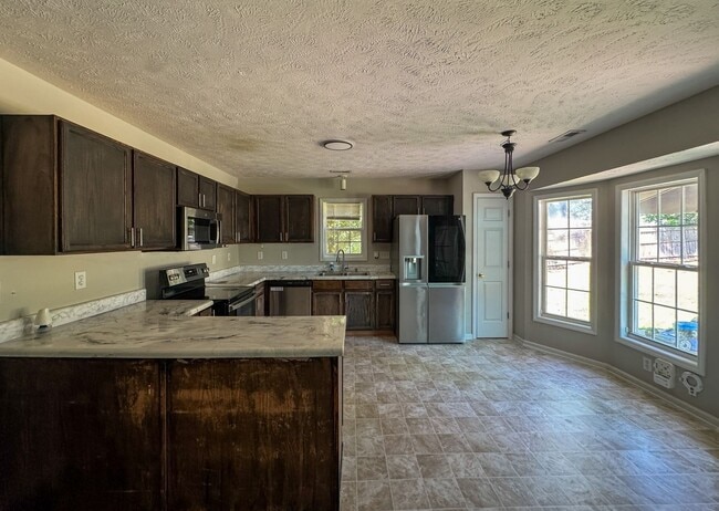 Photo - Charming 3 Bed 2 Bath Plus Bonus Room in Raeford
