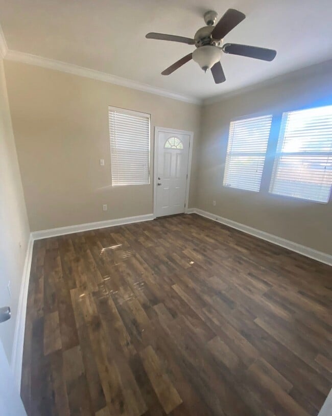 Photo - 828 Hidalgo St