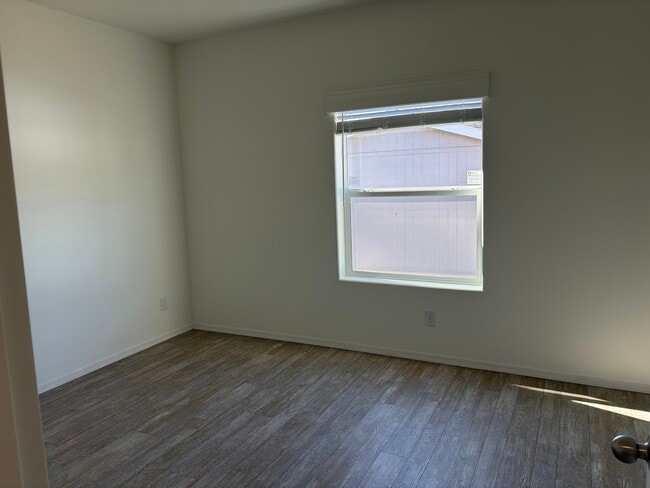 Photo - 2000 E Frontier Ave