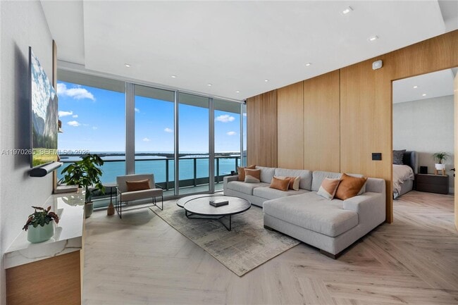 Building Photo - 1331 Brickell Bay Dr Unit 2903