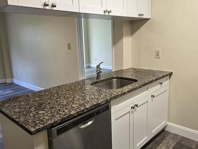 Building Photo - 66 Jackson Ave Unit 2D Rental