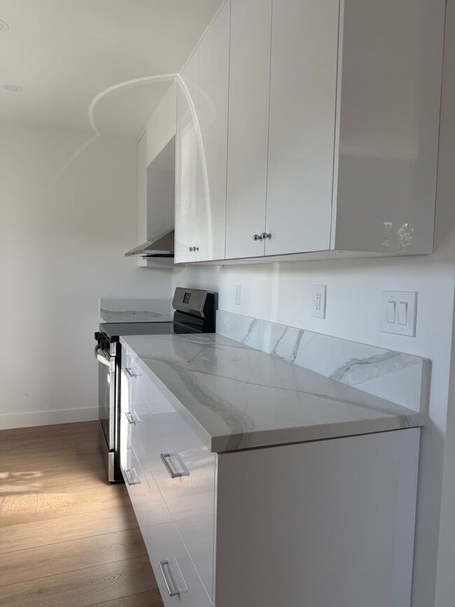 Photo - 2107 Montana Ave Unit 04