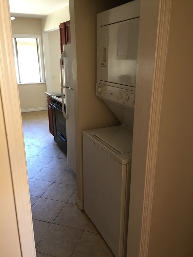 Photo - 3344 Bagley Ave Unit 7