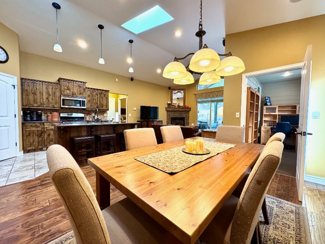 Photo - 153 Oakmont Lp