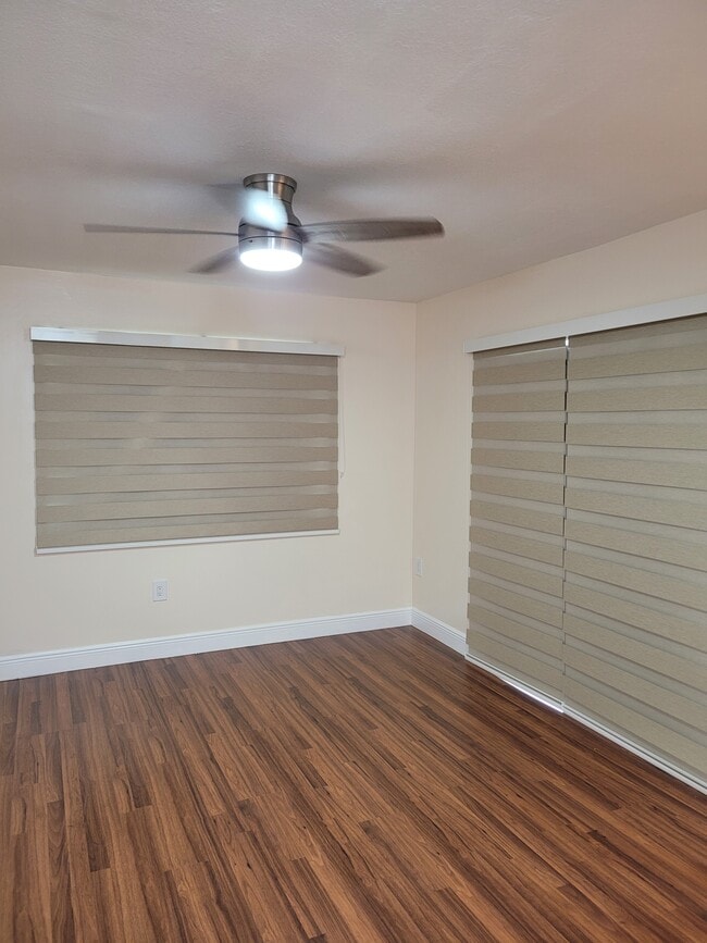 Building Photo - 8580 SW 212th St Unit 303