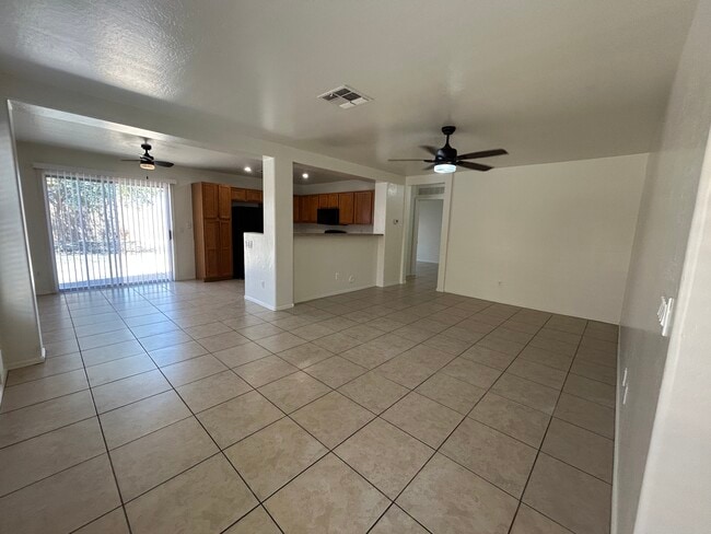 12614 W Bloomfield Rd