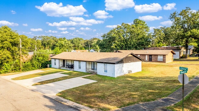 Photo - 9000 Woodbine Dr Rental