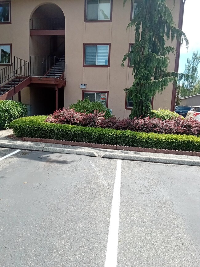 Building Photo - 4904 81st Pl SW Unit Mukilteo West Condominium