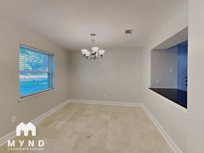 Photo - 61 S Circlewood Glen