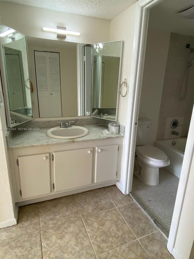 Photo - 1200 NE Miami Gardens Dr Unit 607W
