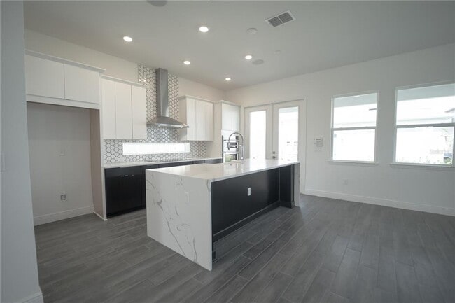 Photo - 9856 Sharpless Aly