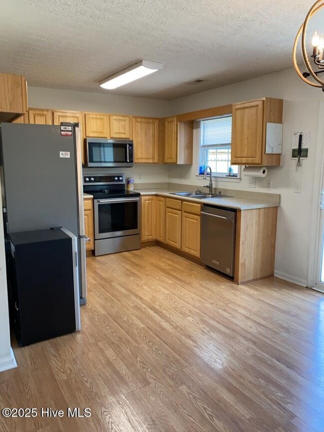 Photo - 206 Red Carnation Dr
