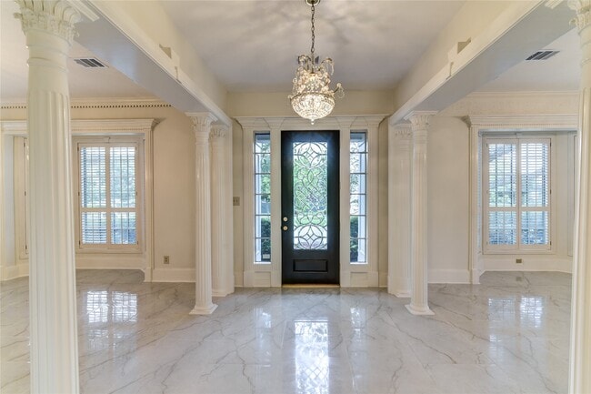 Photo - 90 Heathrow Ln