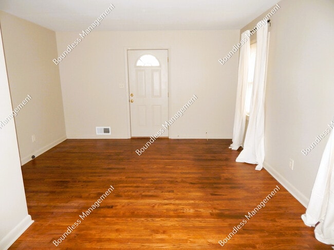 Photo - 2476 Maple St Unit B
