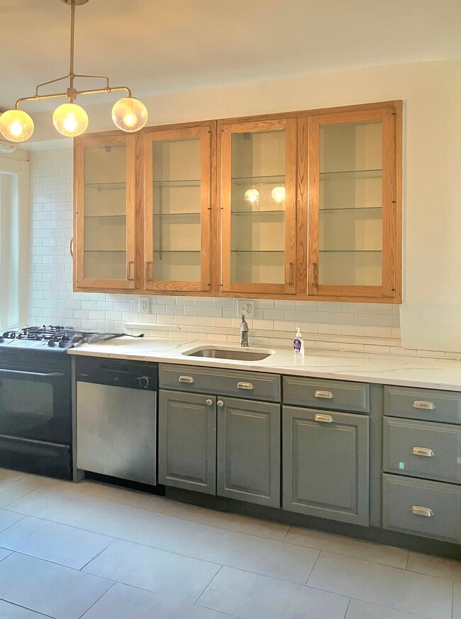 Building Photo - 1741 Kilbourne Pl NW Unit #2 Rental