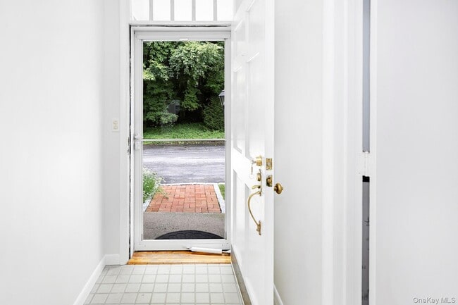 Photo - 24 Millbrook Hollow Ln