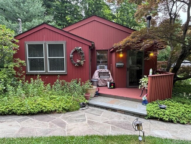 Photo - 18 McLaughlin Dr