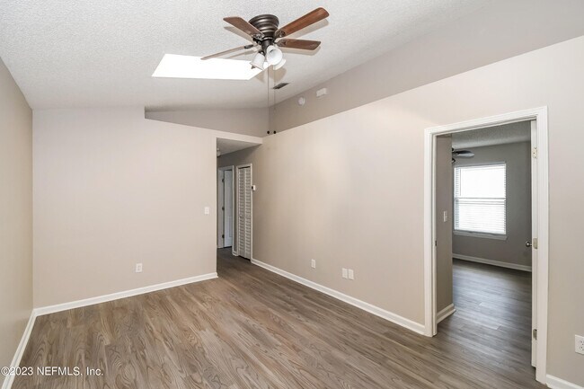 Photo - 5118 Somerton Ct