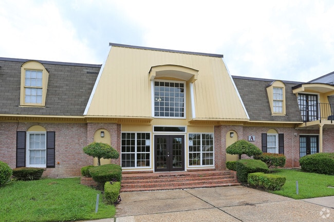 Photo - Midtown Oaks