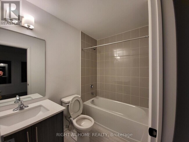 Photo - 23 Fairlane Ave