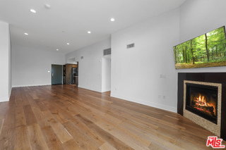 Photo - 7133 Hawthorn Ave