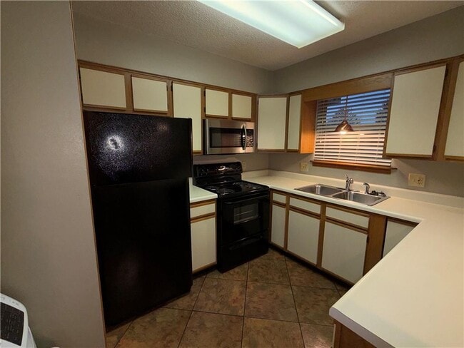 Photo - 515 W Benton St