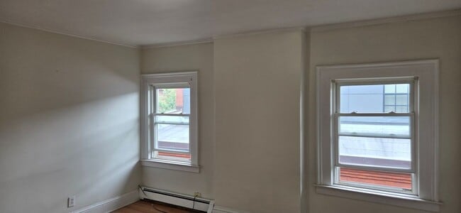 Photo - 479 Broad St Unit 3