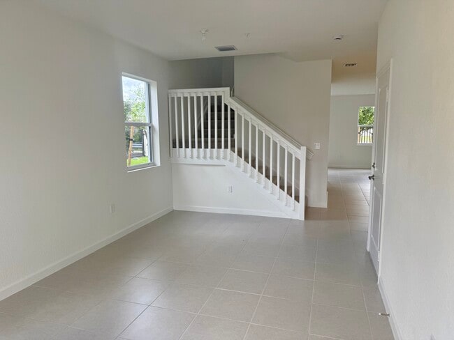 Photo - 18402 SW 2nd St