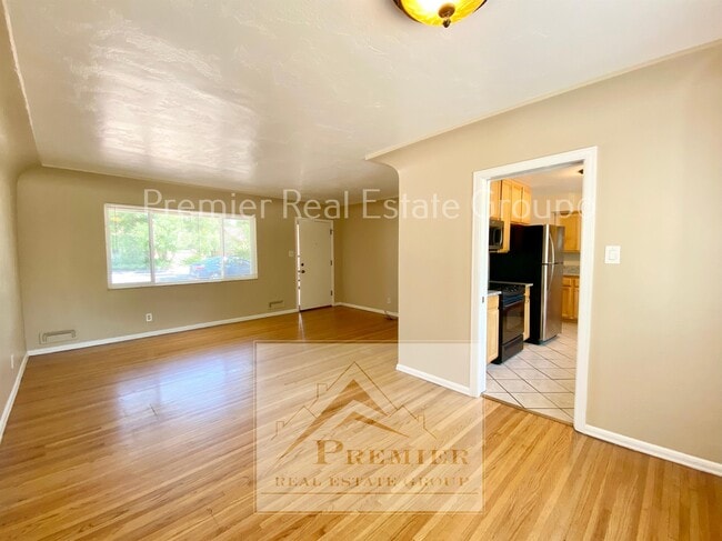 Photo - 325 W Ramona Ave