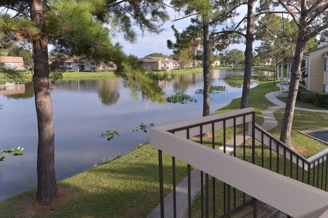 Photo - Grove at Deerwood Apartamentos