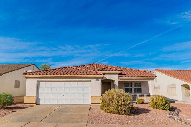 Building Photo - 1900 square foot home, 4 bedrooms 2 baths