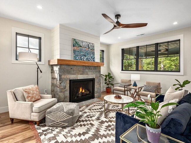 Photo - 17 Ashe Park Cir
