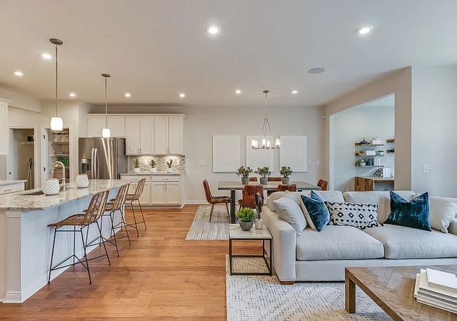 Photo - 421 Addison Cir