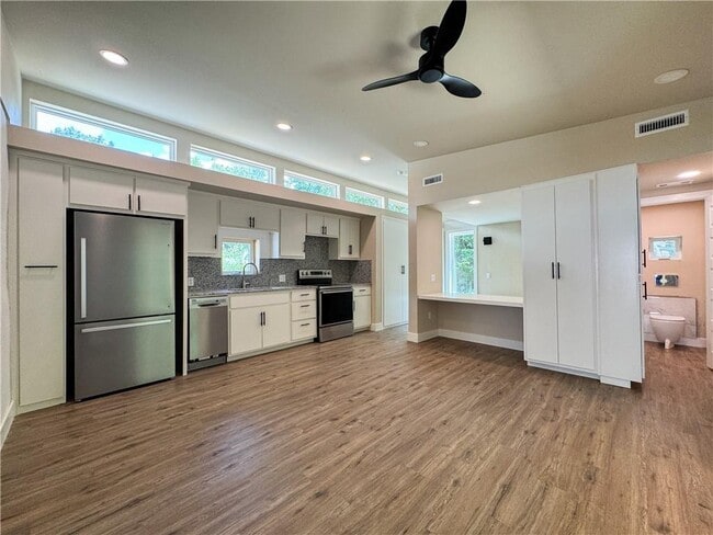 Building Photo - 1111 S Ray Ave Rental