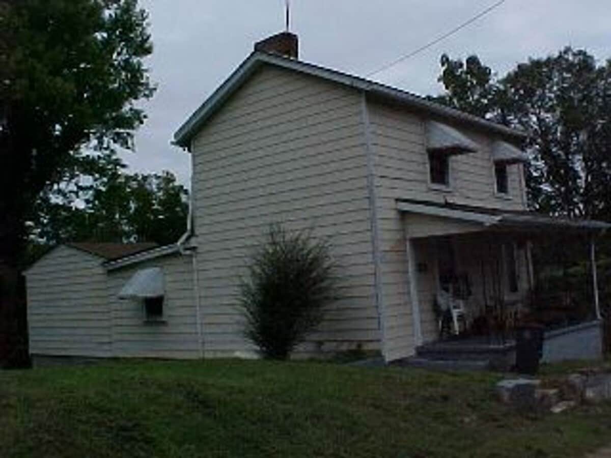 Photo - 2 Story House Under $800