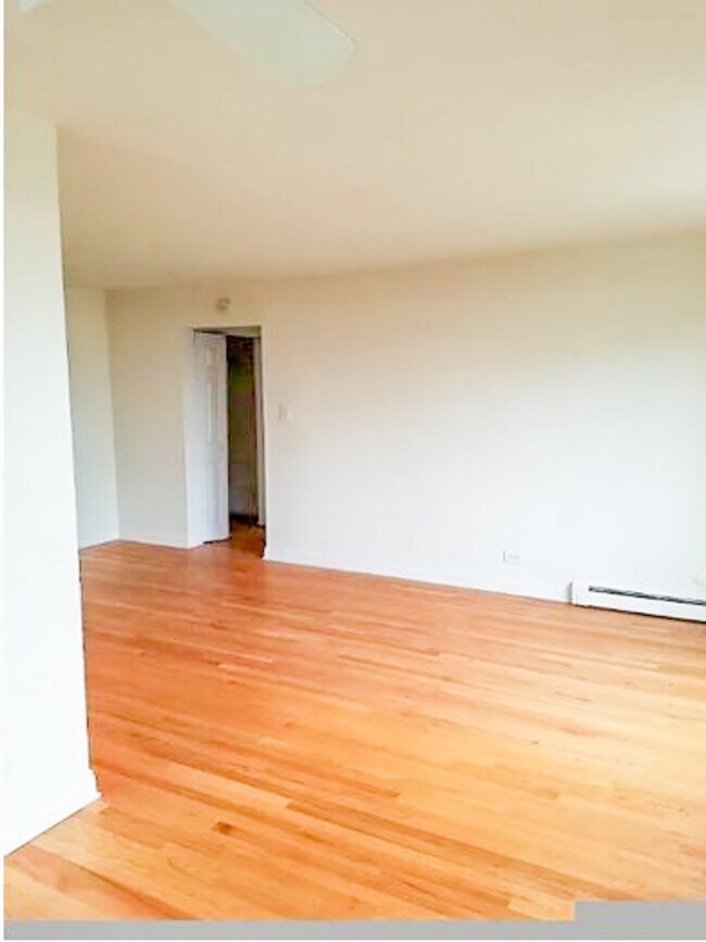 Photo - 3710 N Pine Grove Ave Unit 311