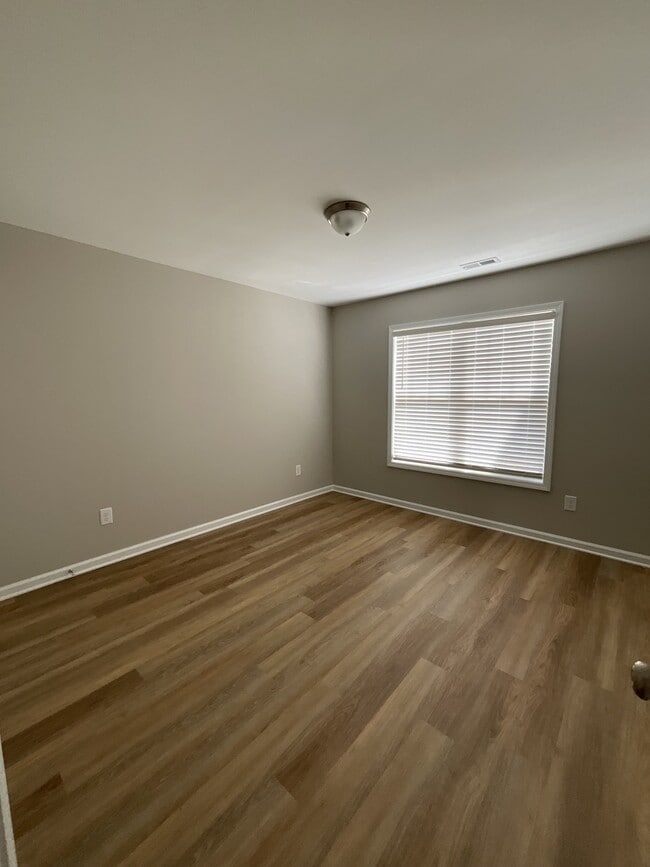 Photo - 805 Middleton Rd