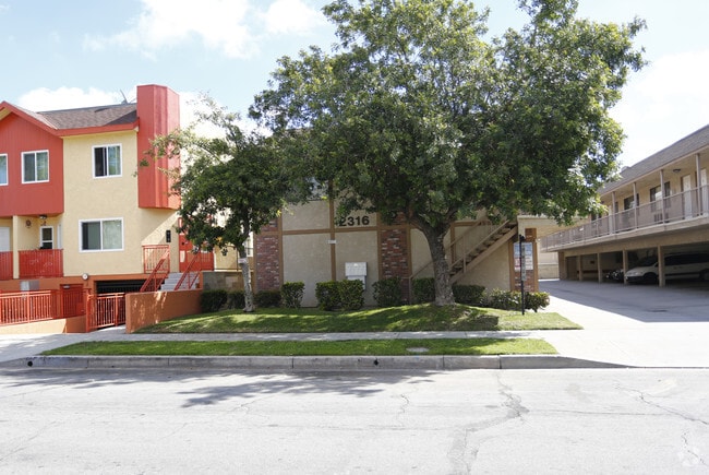 Photo - 2314/2316 N. Catalina St.