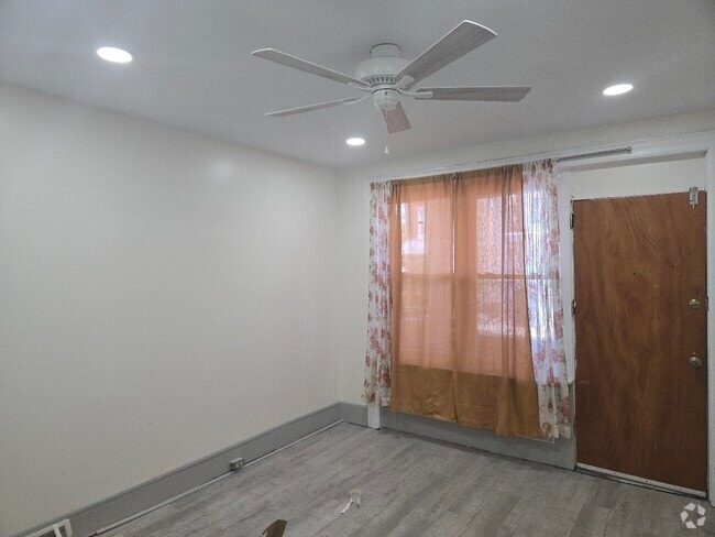 Building Photo - 1504 N 54th St Unit 1st Flr Rental