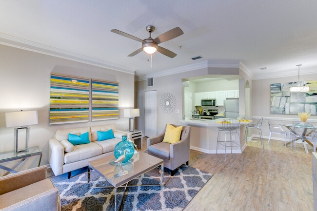 2BD, 2BA - 1245SF - Living Room