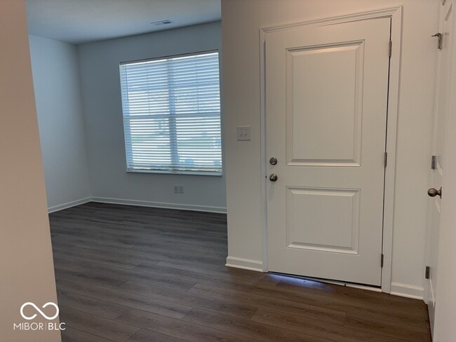 Photo - 817 Oyster Bay Dr