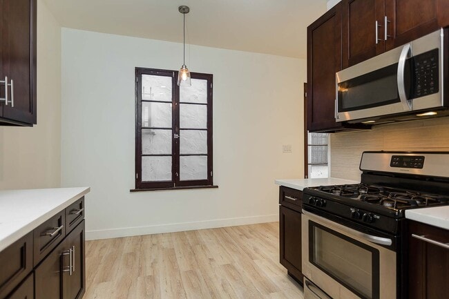 Photo - 7223-7229 Willoughby