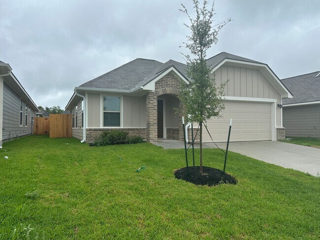 Photo - Bryan - 3 bedroom - 2 bath - 2 car garage - fenced in back yard - Brand New House - very new to B...