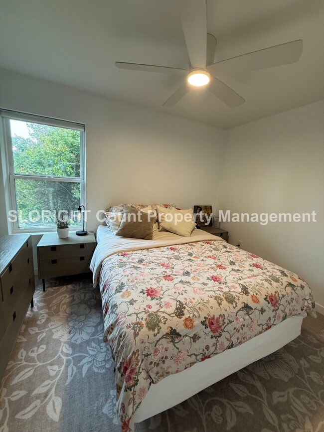 Photo - AVAILABLE SEPTEMBER- Walking Distance From The Beach - 1 Bed / 1 Bath Unit A